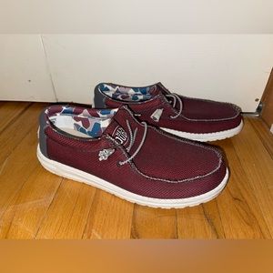 LIKE NEW Hey Dude Wally Sox- MAROON.